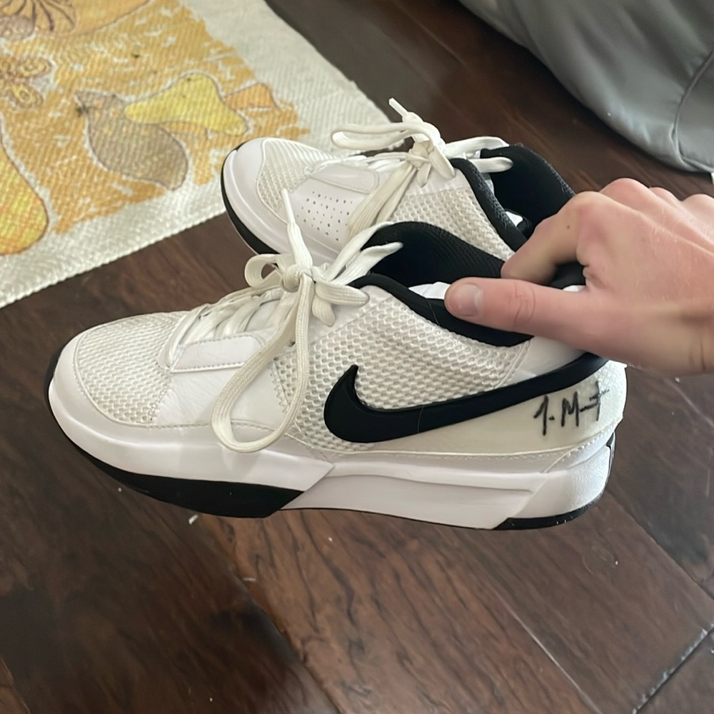 Nike Ja Morant One Basketball shoes